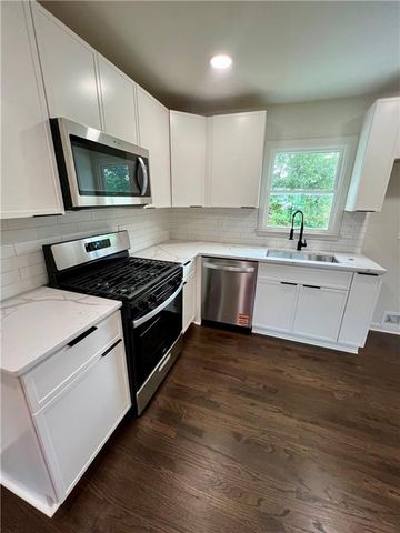 2649 Oak Circle, Ellenwood, GA 30294