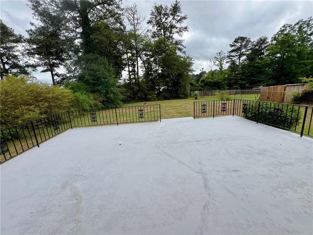 2649 Oak Circle, Ellenwood, GA 30294
