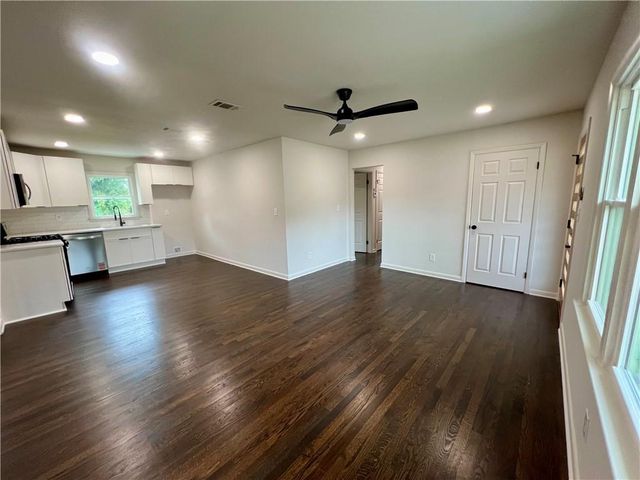 2649 Oak Circle, Ellenwood, GA 30294