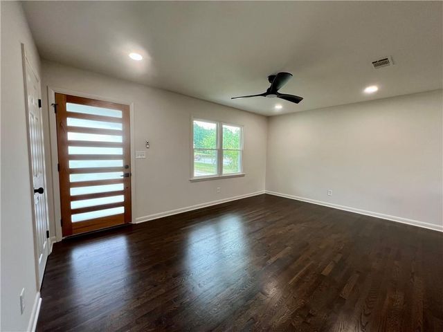 2649 Oak Circle, Ellenwood, GA 30294
