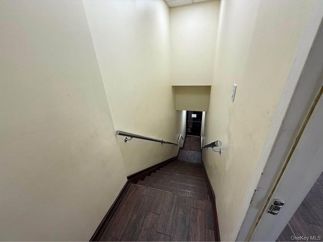 7909 Roosevelt Avenue, Jackson Heights, NY 11372