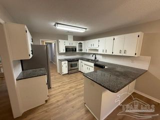 9640 Hummingbird Blvd, Pensacola, FL 32514
