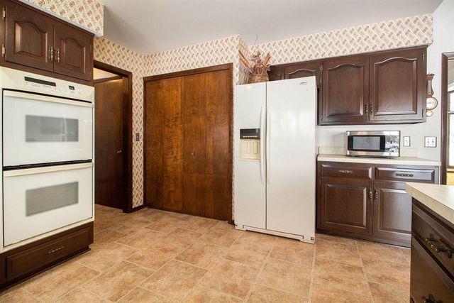 2827 Fairway Drive, Saline, MI 48176