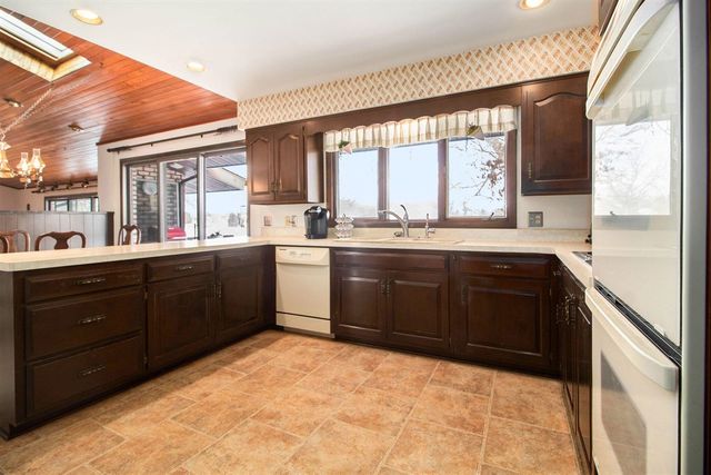 2827 Fairway Drive, Saline, MI 48176