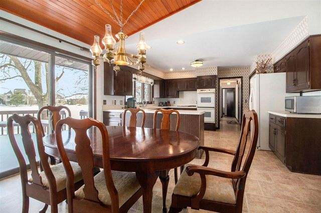 2827 Fairway Drive, Saline, MI 48176