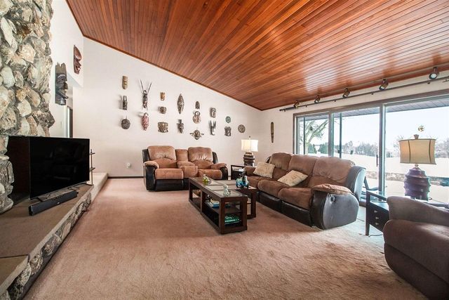 2827 Fairway Drive, Saline, MI 48176