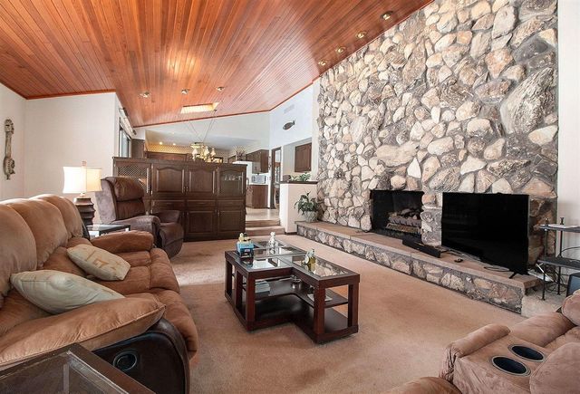 2827 Fairway Drive, Saline, MI 48176