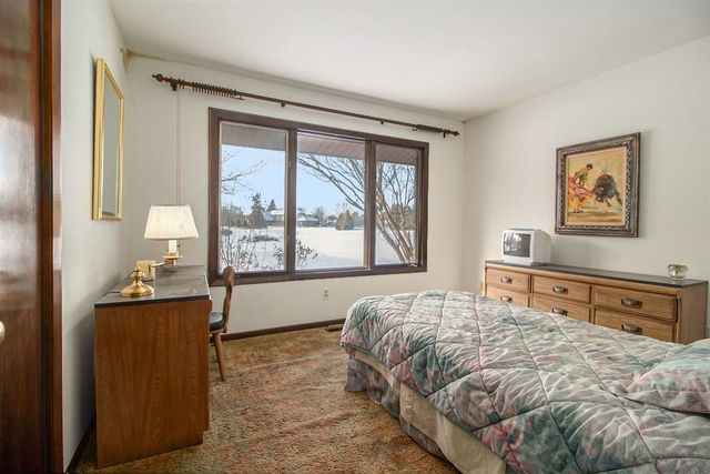 2827 Fairway Drive, Saline, MI 48176