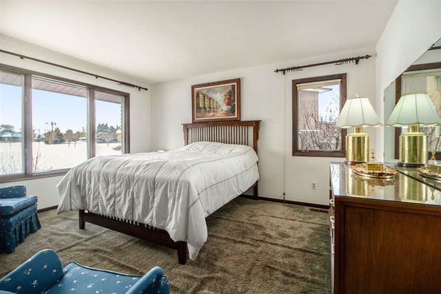 2827 Fairway Drive, Saline, MI 48176