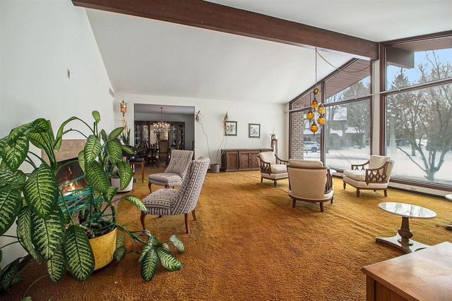 2827 Fairway Drive, Saline, MI 48176