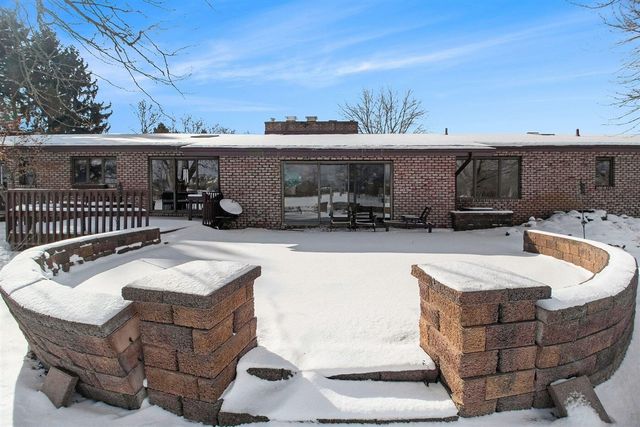 2827 Fairway Drive, Saline, MI 48176