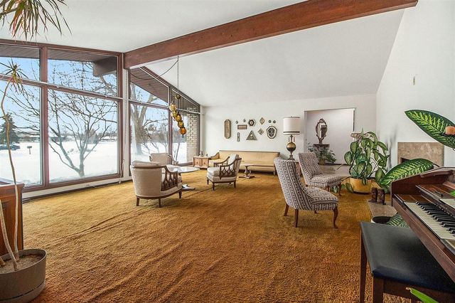 2827 Fairway Drive, Saline, MI 48176