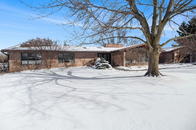 2827 Fairway Drive, Saline, MI 48176