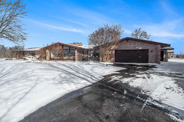 2827 Fairway Drive, Saline, MI 48176