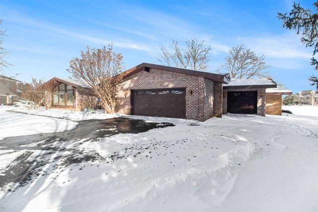 2827 Fairway Drive, Saline, MI 48176