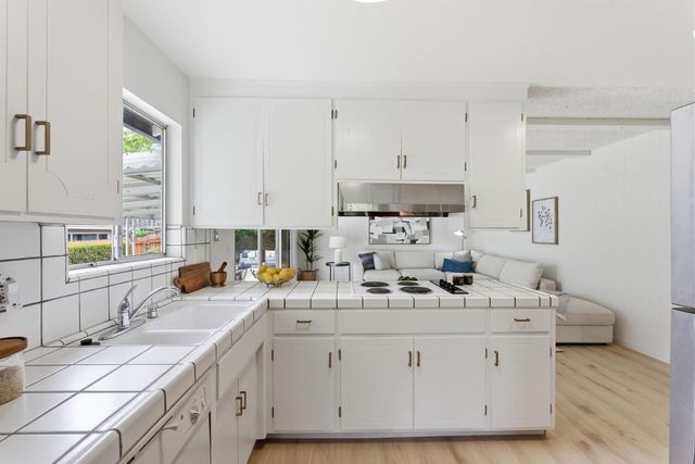 2853 Clifford Avenue, San Carlos, CA 94070