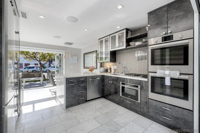 911 9Th St, Coronado, CA 92118