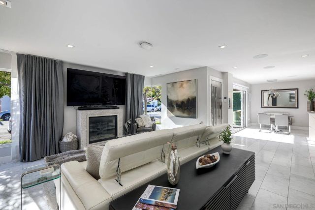 911 9Th St, Coronado, CA 92118