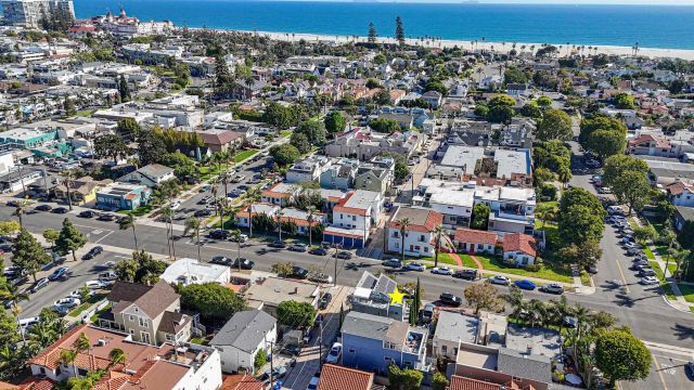 911 9Th St, Coronado, CA 92118