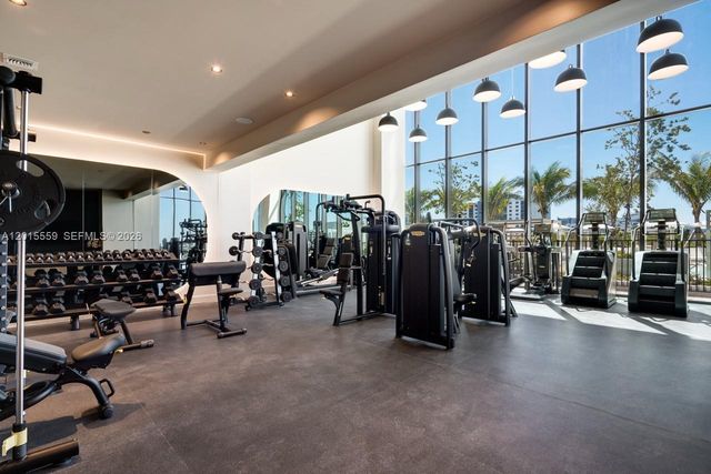 580 72nd St 1112, Miami Beach, FL 33141