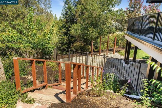 481 Montcrest Pl, Danville, CA 94526