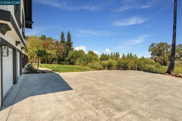 481 Montcrest Pl, Danville, CA 94526