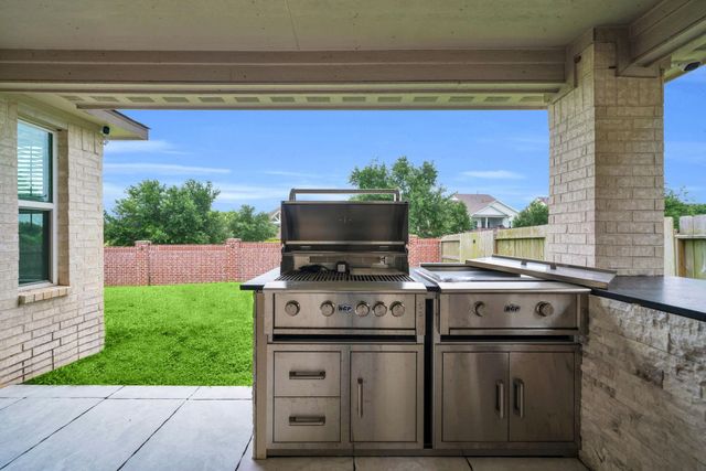 2082 Gadwall Drive, Conroe, TX 77384
