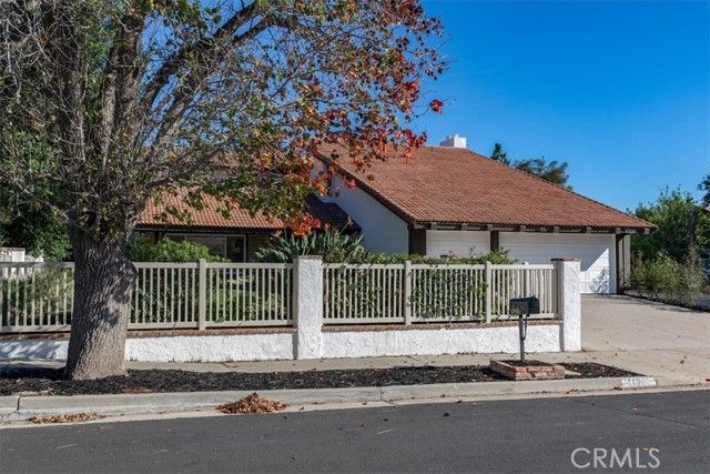 10900 Remmet Avenue, Chatsworth (los Angeles), CA 91311