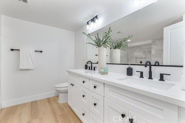 10900 Remmet Avenue, Chatsworth (los Angeles), CA 91311