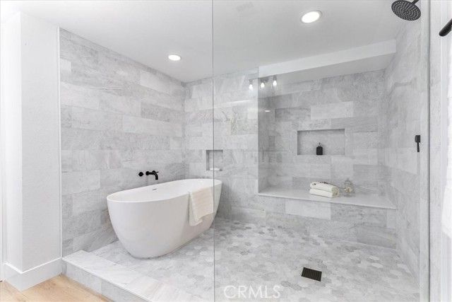 10900 Remmet Avenue, Chatsworth (los Angeles), CA 91311