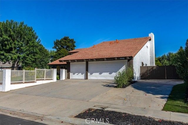 10900 Remmet Avenue, Chatsworth (los Angeles), CA 91311