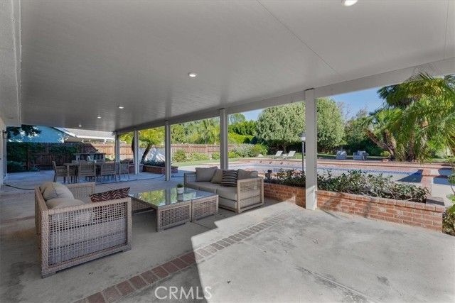 10900 Remmet Avenue, Chatsworth (los Angeles), CA 91311