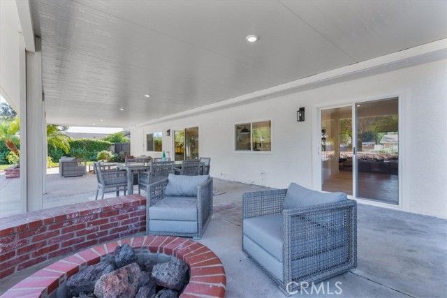 10900 Remmet Avenue, Chatsworth (los Angeles), CA 91311