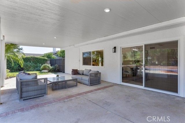 10900 Remmet Avenue, Chatsworth (los Angeles), CA 91311