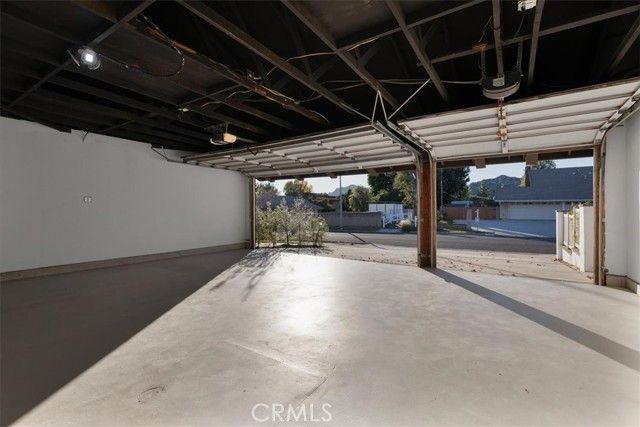 10900 Remmet Avenue, Chatsworth (los Angeles), CA 91311