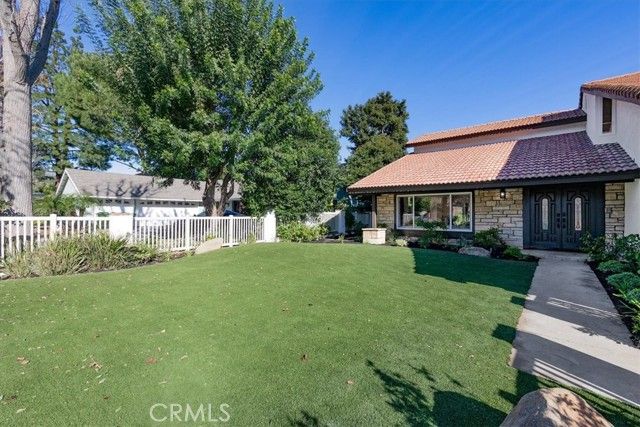 10900 Remmet Avenue, Chatsworth (los Angeles), CA 91311