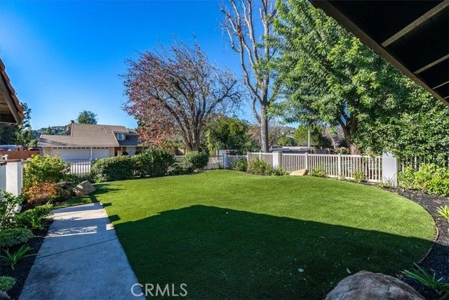 10900 Remmet Avenue, Chatsworth (los Angeles), CA 91311