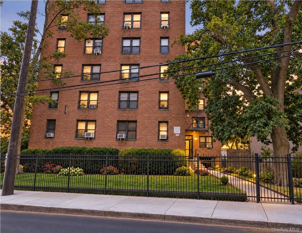 2287 Mott Avenue 6D, Far Rockaway, NY 11691 — exterior