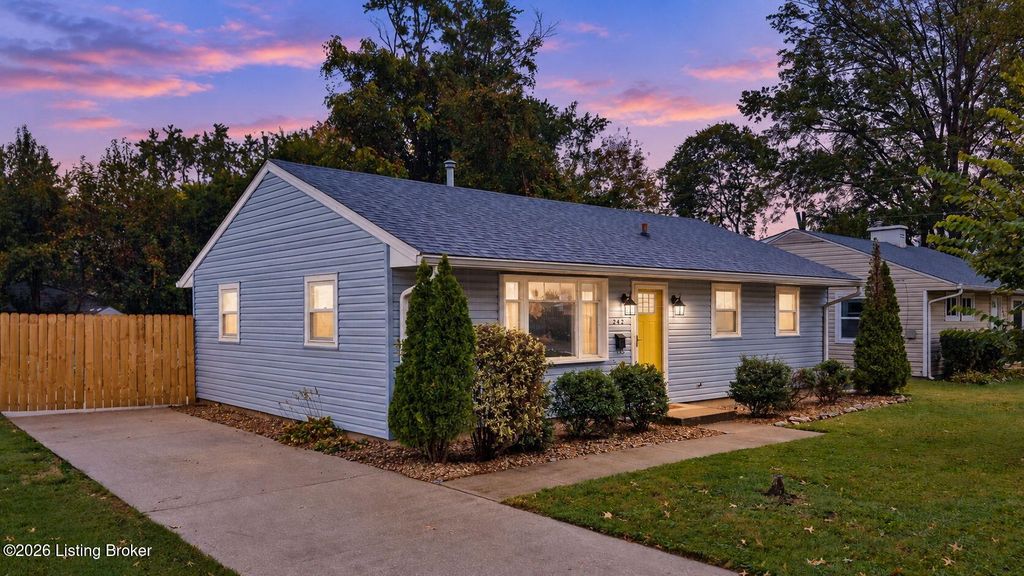242 Flamingo Dr, Louisville, KY 40218