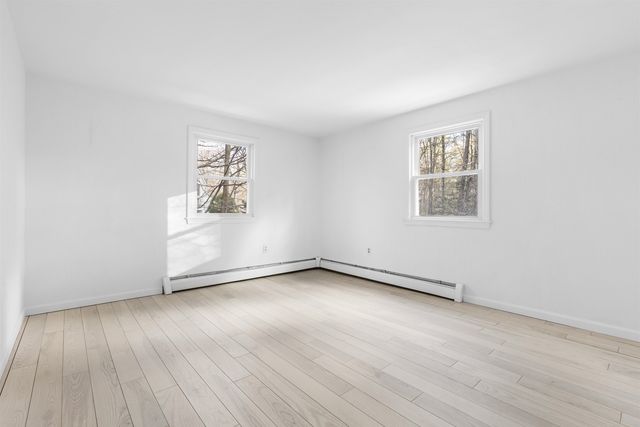 6 Barkland Drive, Derry, NH 03038