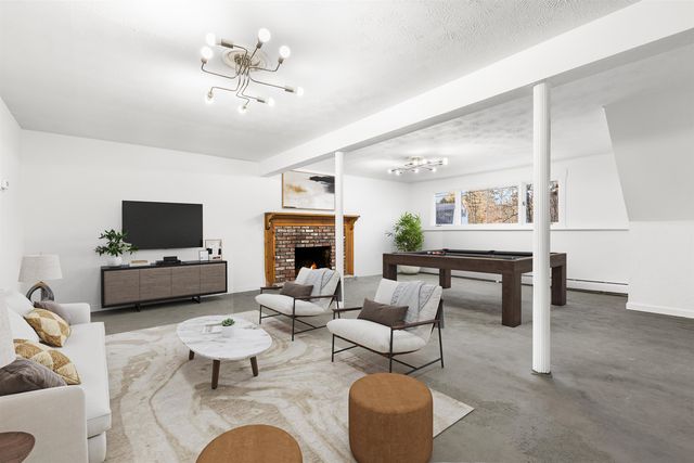 6 Barkland Drive, Derry, NH 03038