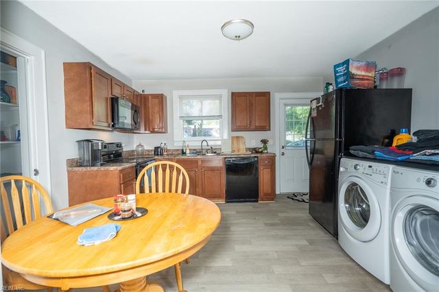 2300 Battery Park RD, Chesapeake, VA 23323