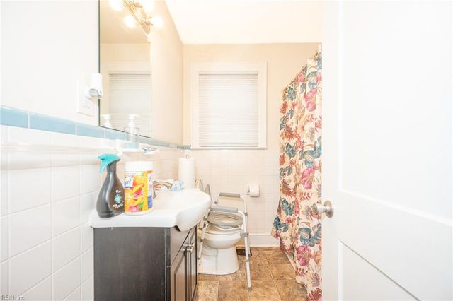 2300 Battery Park RD, Chesapeake, VA 23323