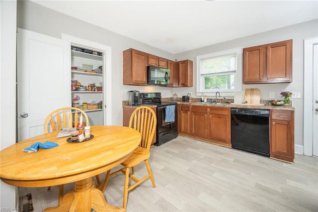 2300 Battery Park RD, Chesapeake, VA 23323