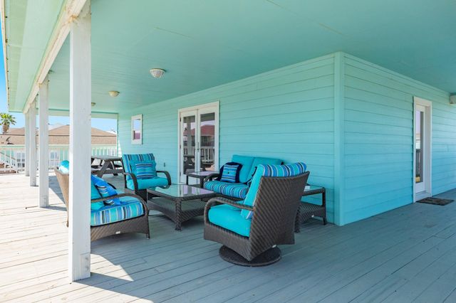 247 Schooner Drive, Freeport, TX 77541