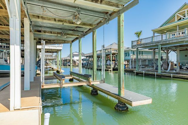 247 Schooner Drive, Freeport, TX 77541