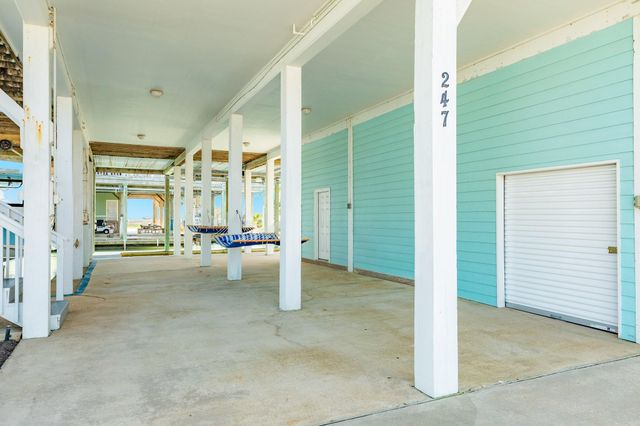 247 Schooner Drive, Freeport, TX 77541