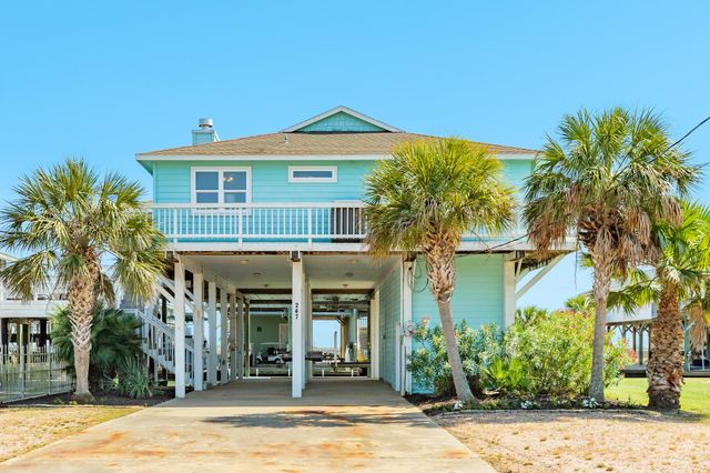 247 Schooner Drive, Freeport, TX 77541