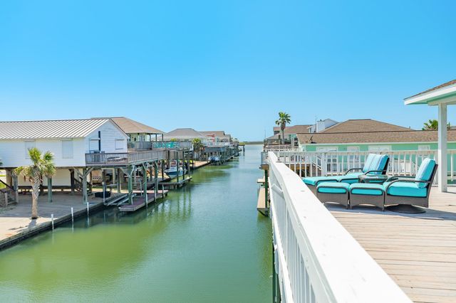 247 Schooner Drive, Freeport, TX 77541