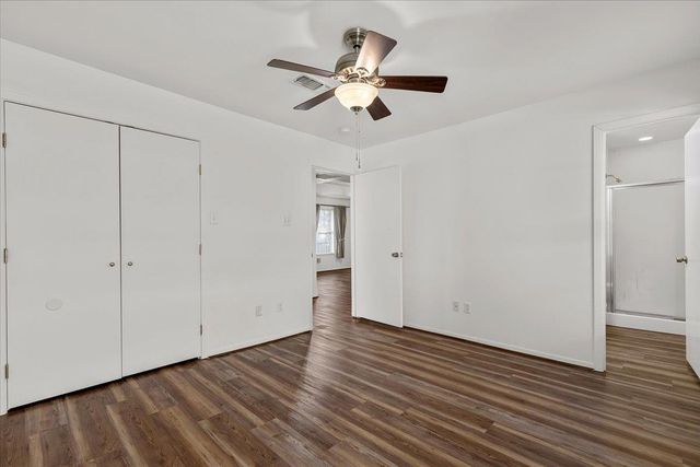 134 Tejas ST, Smithville, TX 78957